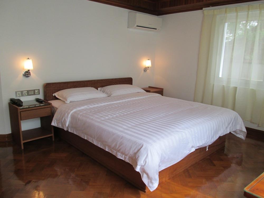 Hotel Wardan Yangon Exterior photo